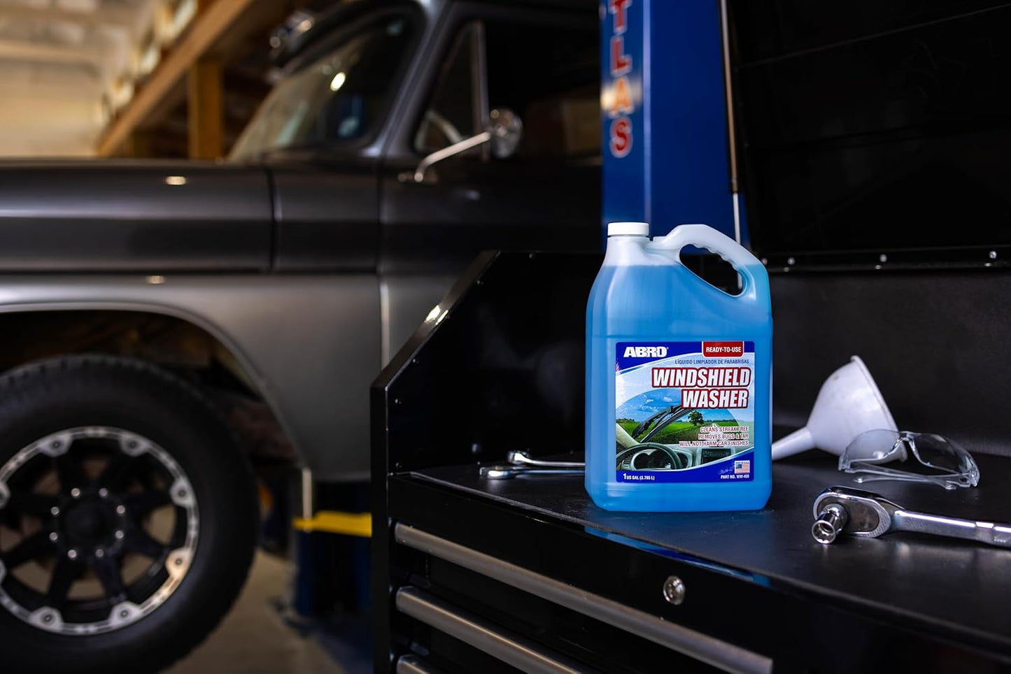 ABRO Windshield Washer Fluid Ready to Use Formula - 1 Gallon, Pre-Mixed, Streak-Free Cleanliness, 2-In-1 Removes Bugs & Tar