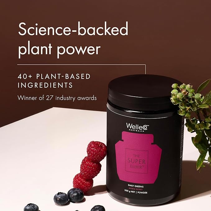 WelleCo The Super Elixir Daily Greens Powder, Probiotic Drink Mix with Whole Foods, Gluten Free, Vegan Gut Health Powder, Energy, Immunity, Healthy Skin, Hair & Nails (300g, Mixed Berry)