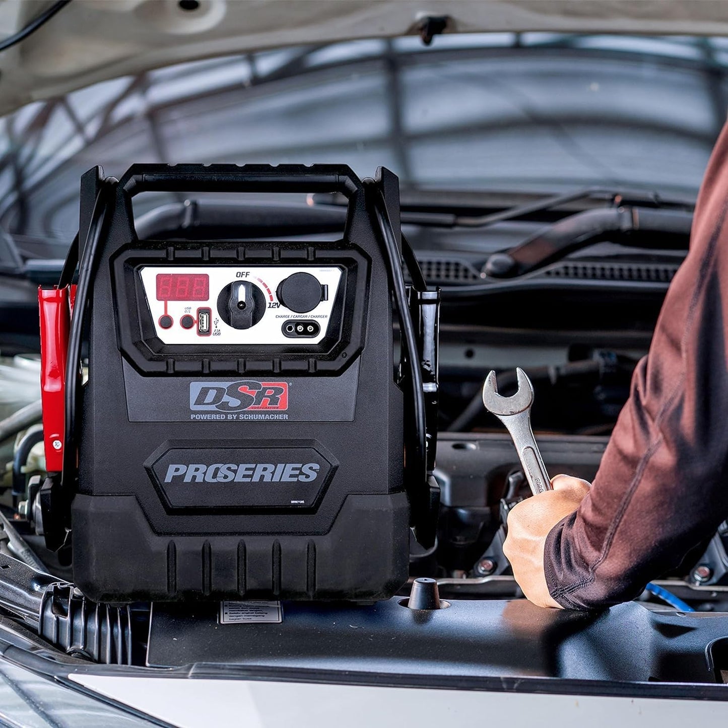 Schumacher Electric DSR ProSeries Car Battery Jump Starter, Maintainer & Portable Power Station - 12V 2000 Peak Amps & 400 Cranking Amps - with DC & USB Charging Ports - DSR157