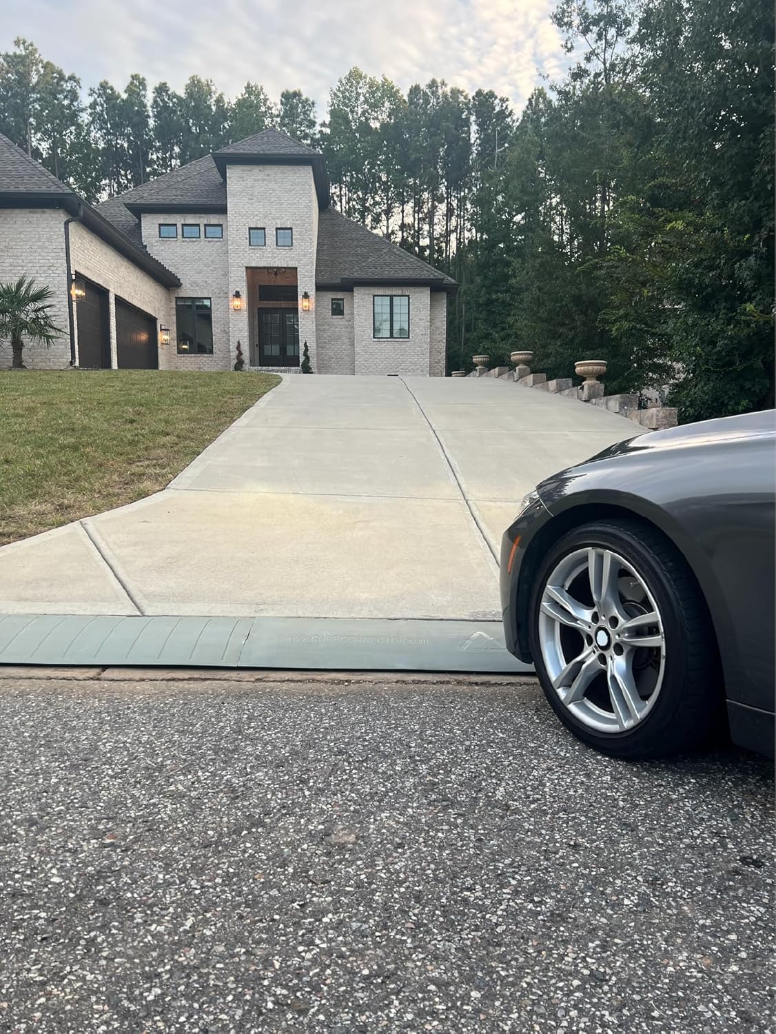 – Gray Color – Driveway Curb Ramps – Low Profile Car Ramps – 3 Piece Expandable Set – Made from Heavy Duty Recycled Rubber – Eliminate Scraping and Damage On Your Car Truck RV